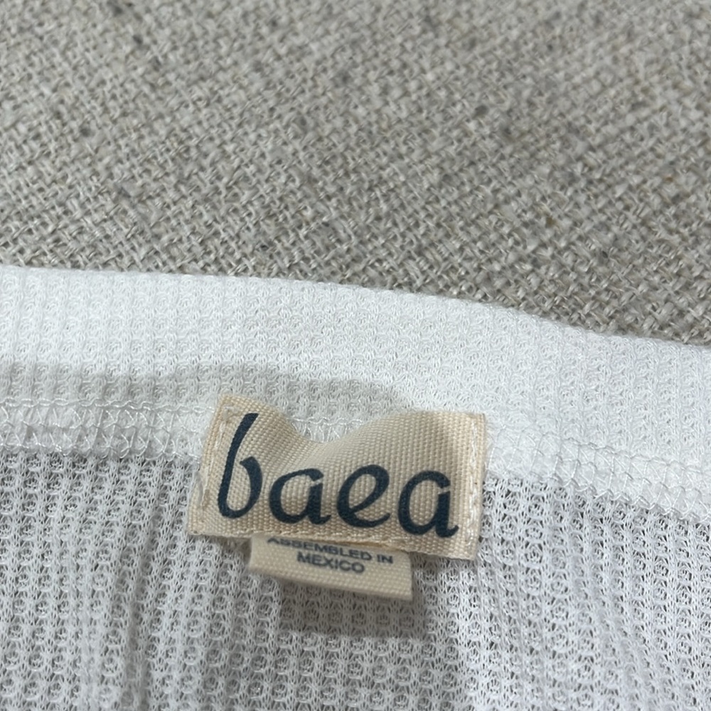 Baea Womens White Flare Sleeve V Neck Waffle Knit Thermal Top Shirt Size XL. - Picture 5 of 6